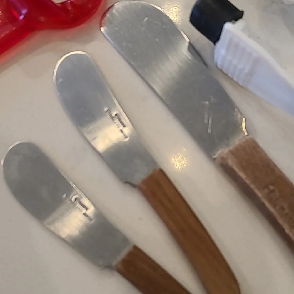 Red Wine Bottle Opener & Vintage Cheese Spreaders BUNDLE